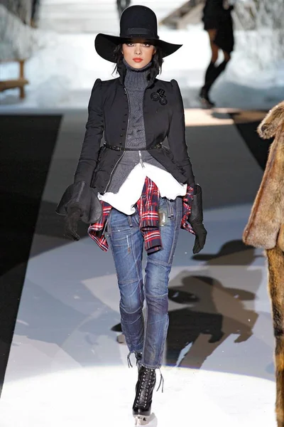 Look 11